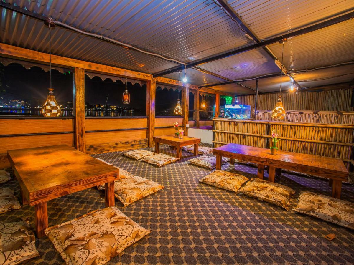 Hotel Fewa Corner & Restro Pokhara Eksteriør billede