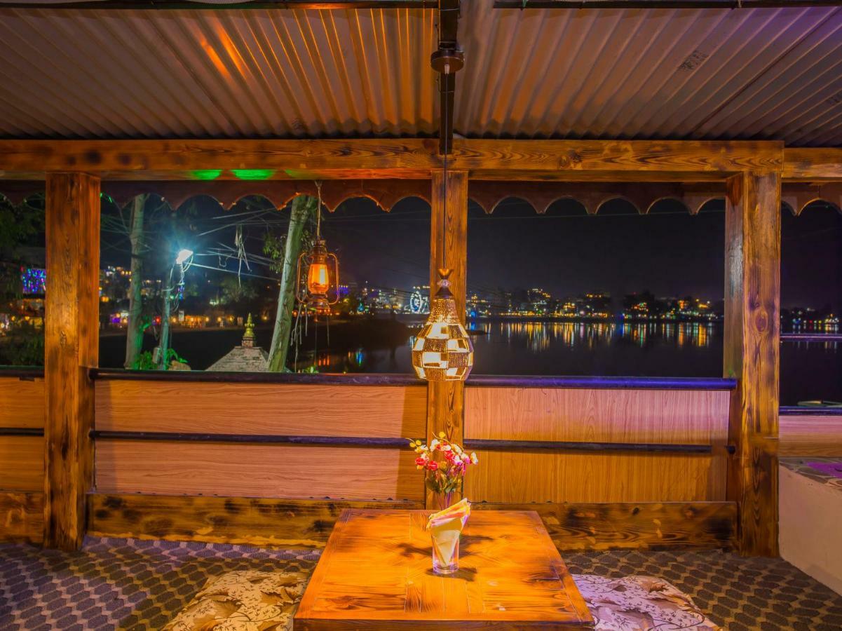 Hotel Fewa Corner & Restro Pokhara Eksteriør billede
